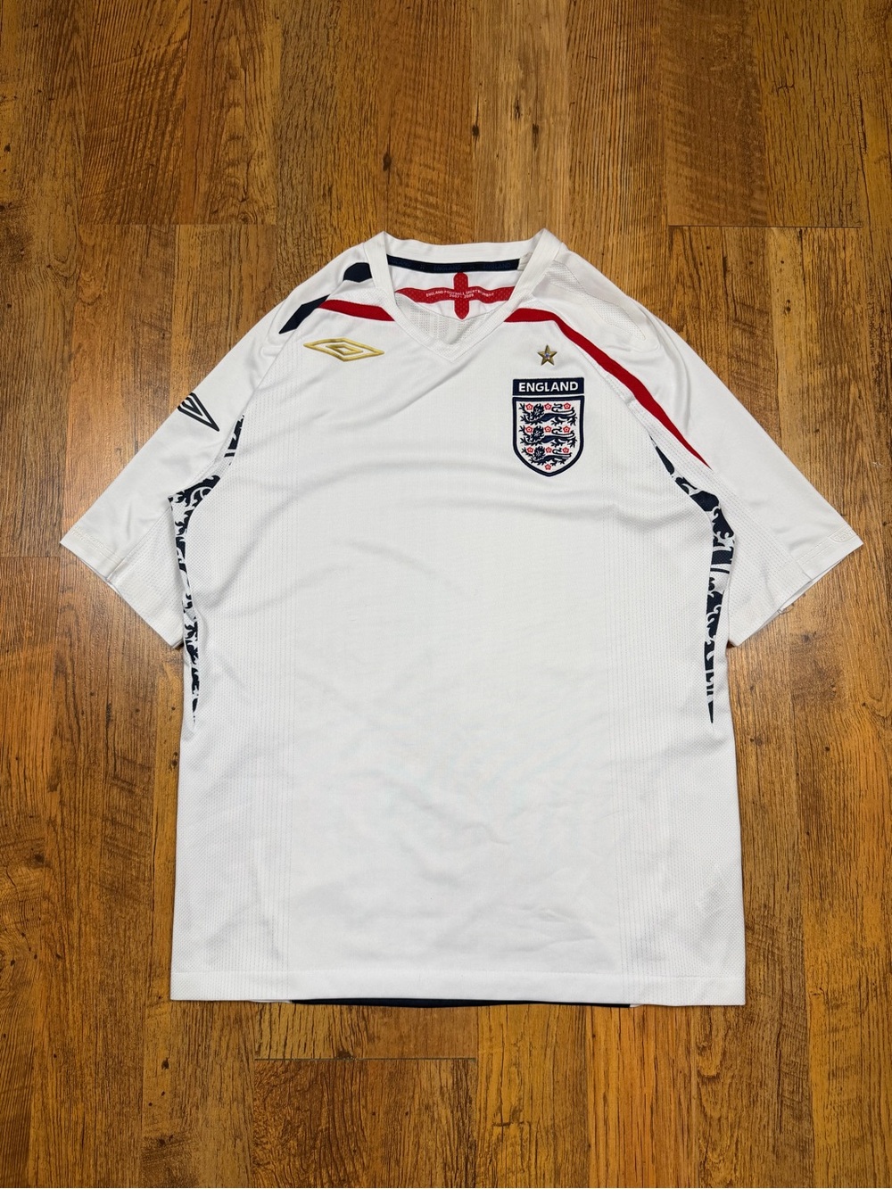 Umbro White England Football Jersey with Red and Navy Accents